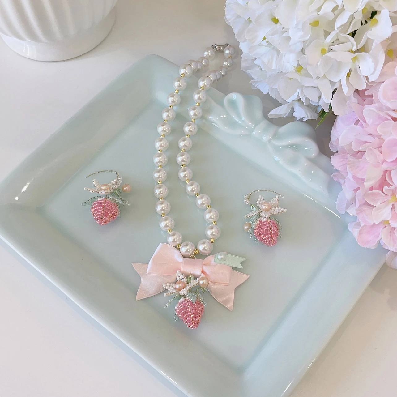 2024 New Sweet Pearl Heart Strawberry Bow Handmade Necklace Fashion Elegant Lolita Y2k Kawaii Pink Princess Necklaces for Girl