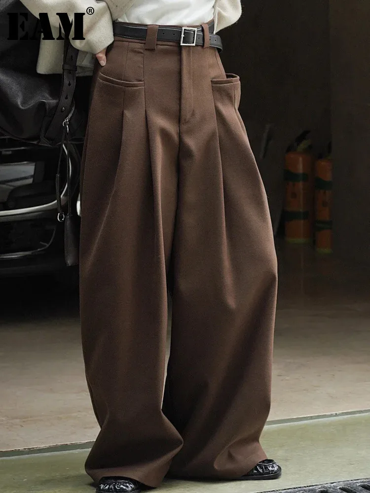 [EAM] High Waist Brown Pleated Casual Long Wide Leg Pants New Loose Fit Trousers Women Fashion Tide Spring Autumn 2025 1DF4423