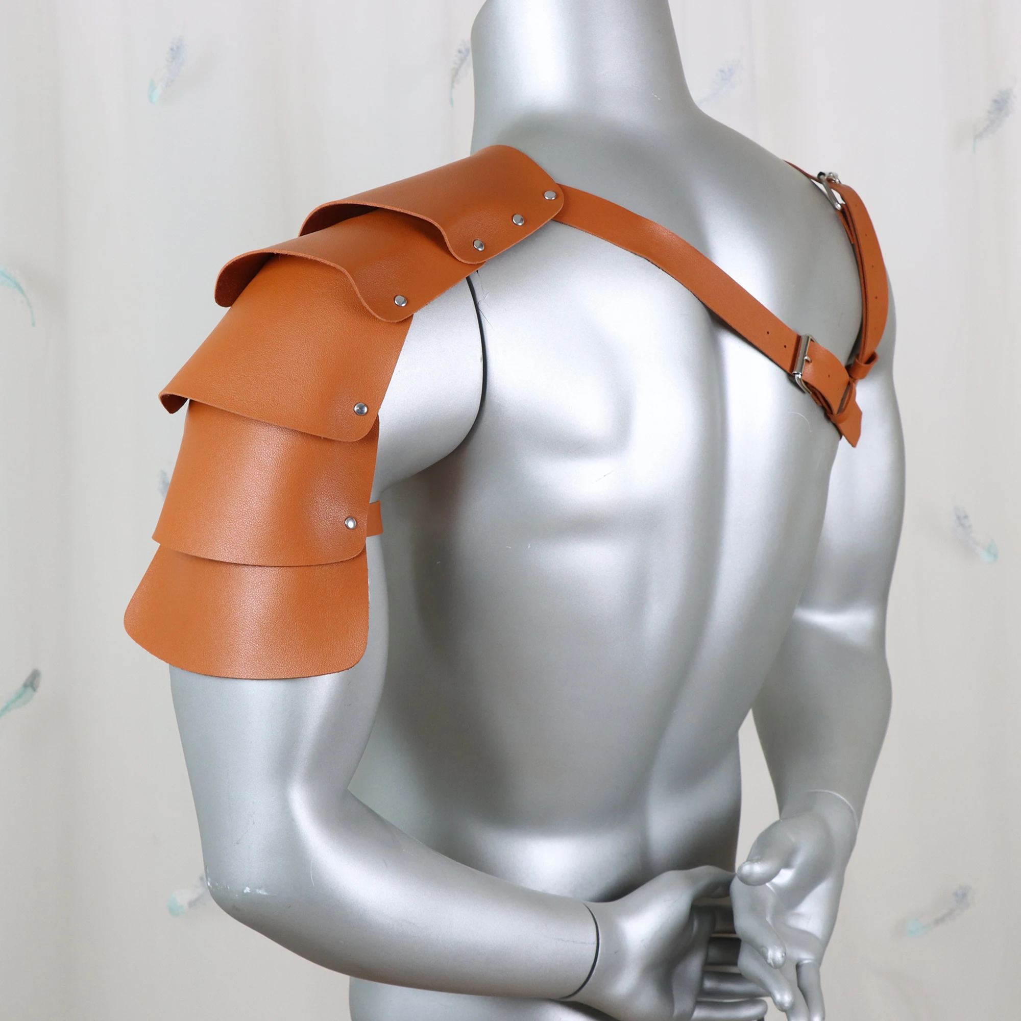Mittelalterlicher Brustgurt für Herren aus Kunstleder, Verstellbarer Körpergurt, Schulterpanzer, Herren-Cosplay-Kostüm – Detail 3