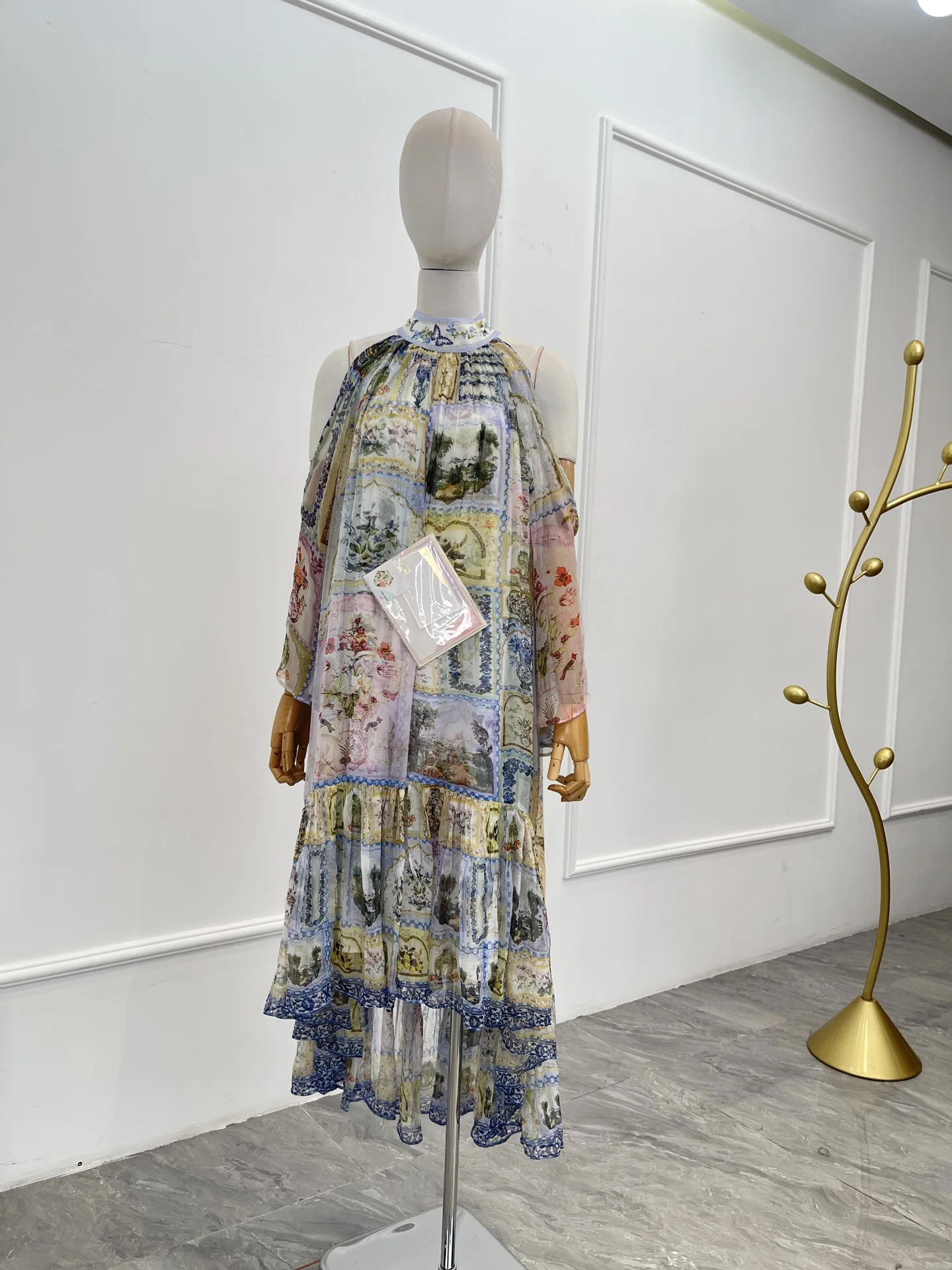 2025 Novo lindo vestido midi com estampa floral verde manga comprida ombro de fora