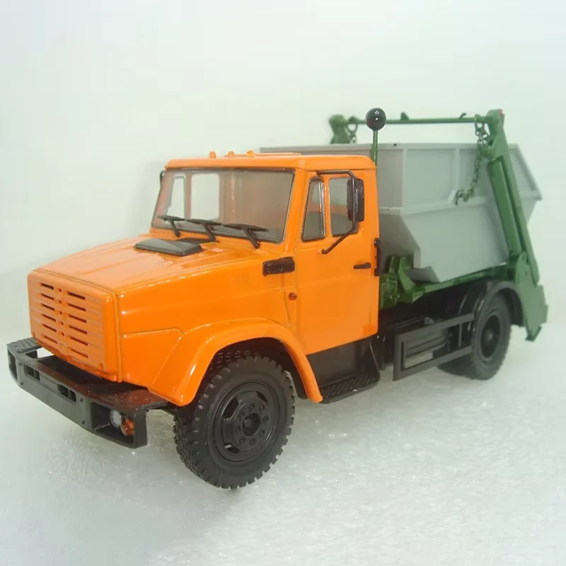 

AIST 1/43 Российский мусоровоз КО-450 (ЗИЛ-4333) из сплава, готовая модель, классический сувенир для взрослых, статическая модель для демонстрации