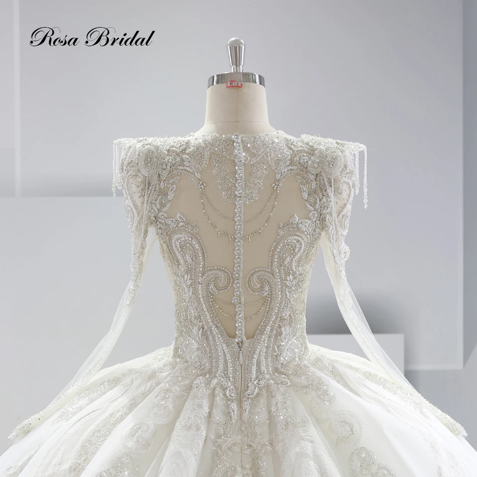 2024 New Design Luxury Princess V-neckline Wedding Dress