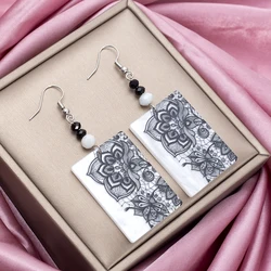 New Fashion White Rectangular 3D Print Black Flower Acrylic Women's Earrings Vintage Trend Products Elegant Style Ladies Jewelry