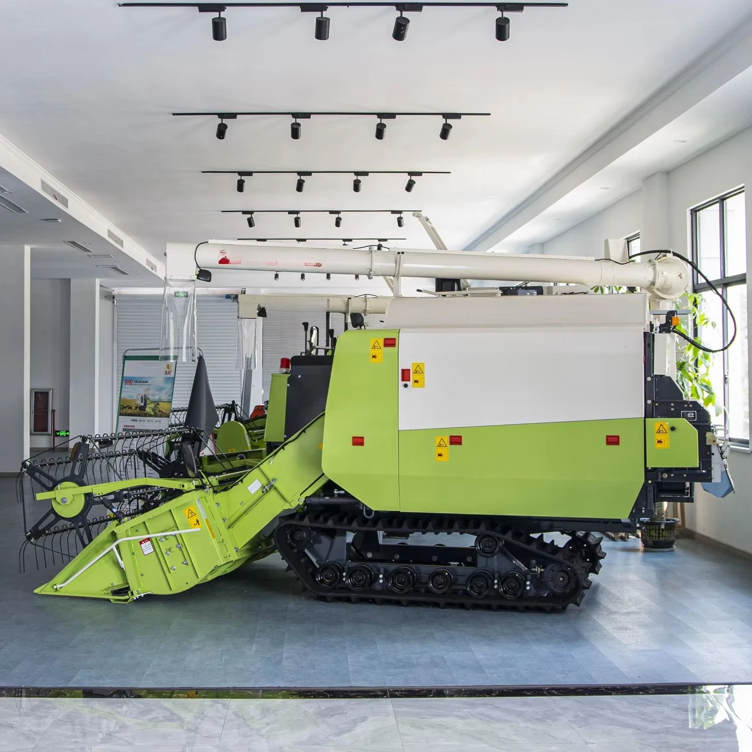 Wubota Cheap 88 High Productivity 45CC HST Rice Grain Full Feeding Combine Harvester