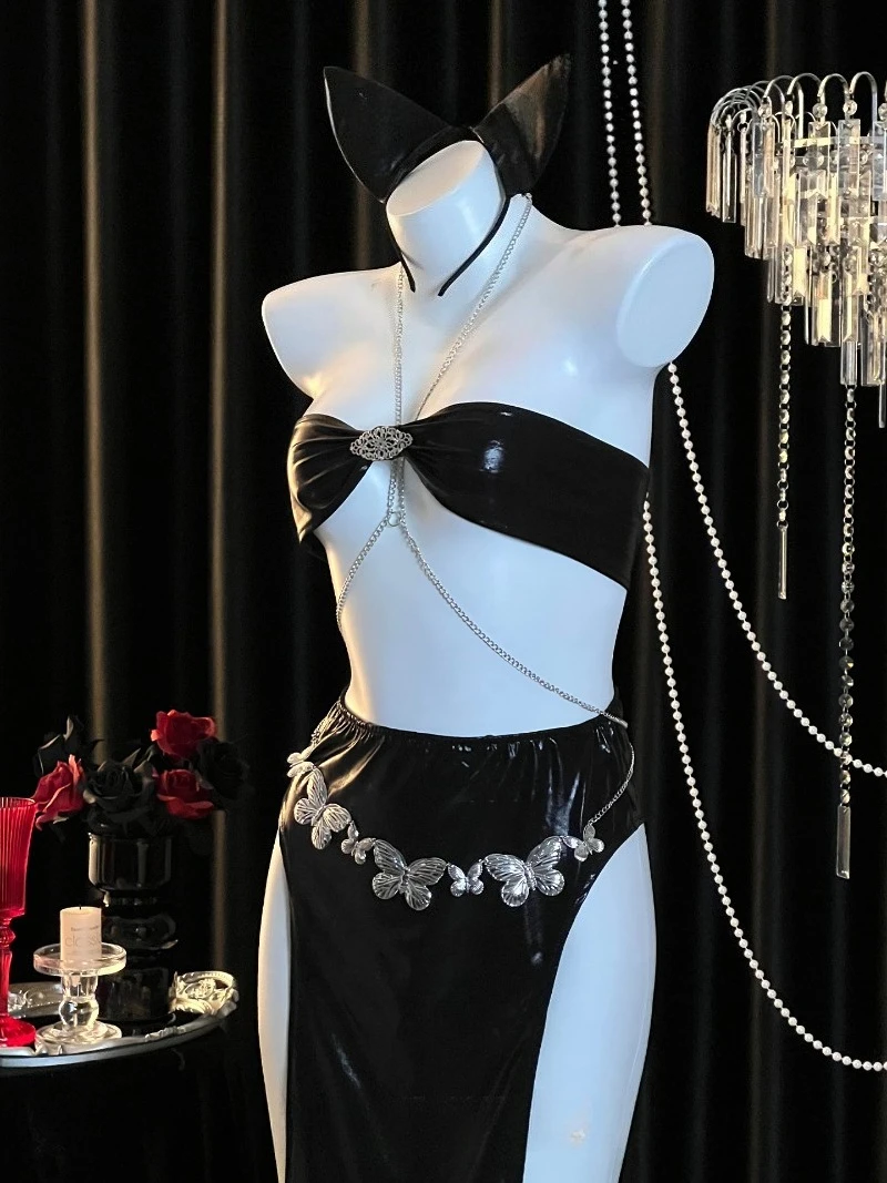 섹시하고 우아한 성숙한 여성 스타일의 에나멜 가죽 스트랩리스로 몸매를 돋보이게 하며, 가슴 체인 여신 유니폼, 커플 데이트 나이트웨어