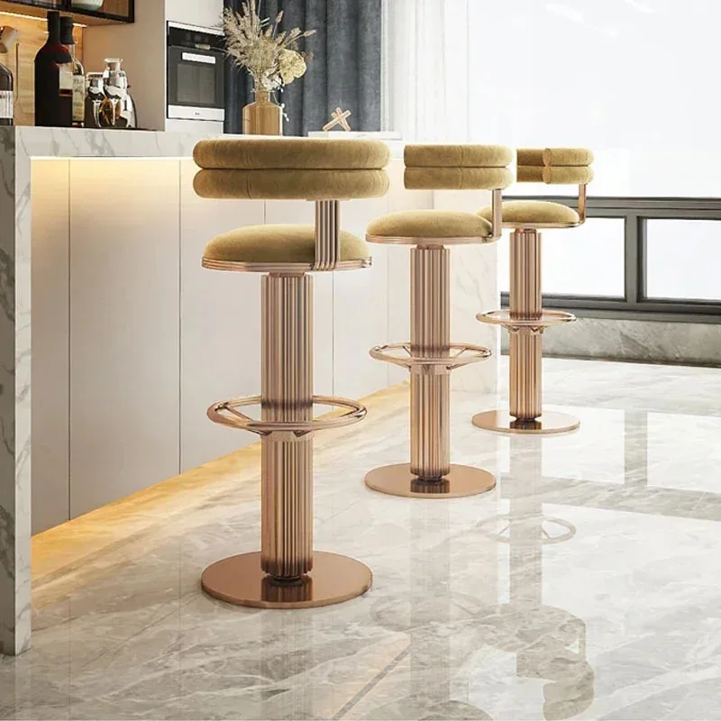 Bancos altos em aço inoxidável nórdico para cozinha Cadeiras de bar de luxo Nordic Light Cadeira giratória de metal Mobiliário moderno simples para café