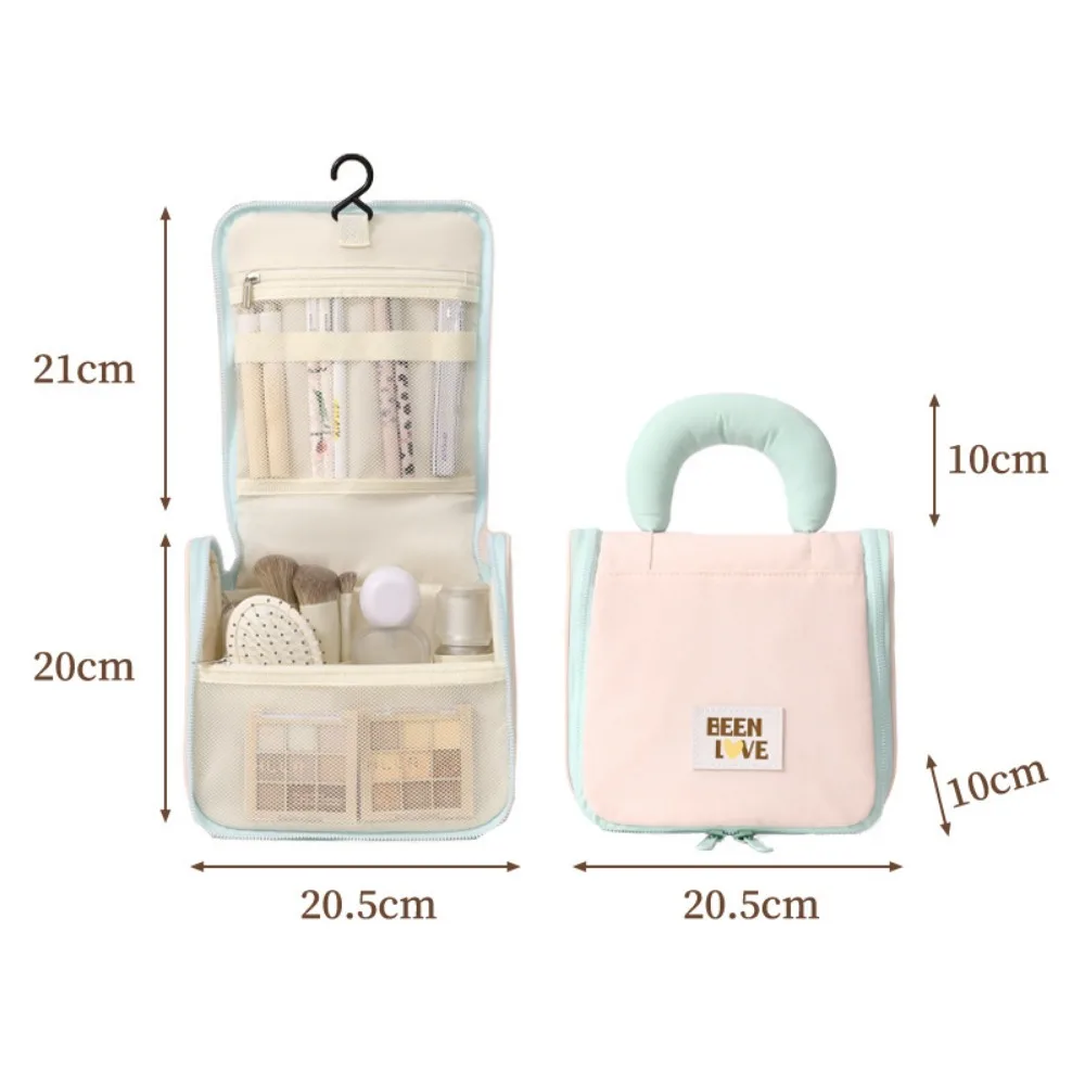 حقيبة مكياج محمولة ذات سعة كبيرة مع خطاف حلوى القطن وحقيبة تواليت للسفر ومستحضرات التجميل وحقيبة تخزين مقاومة للماء