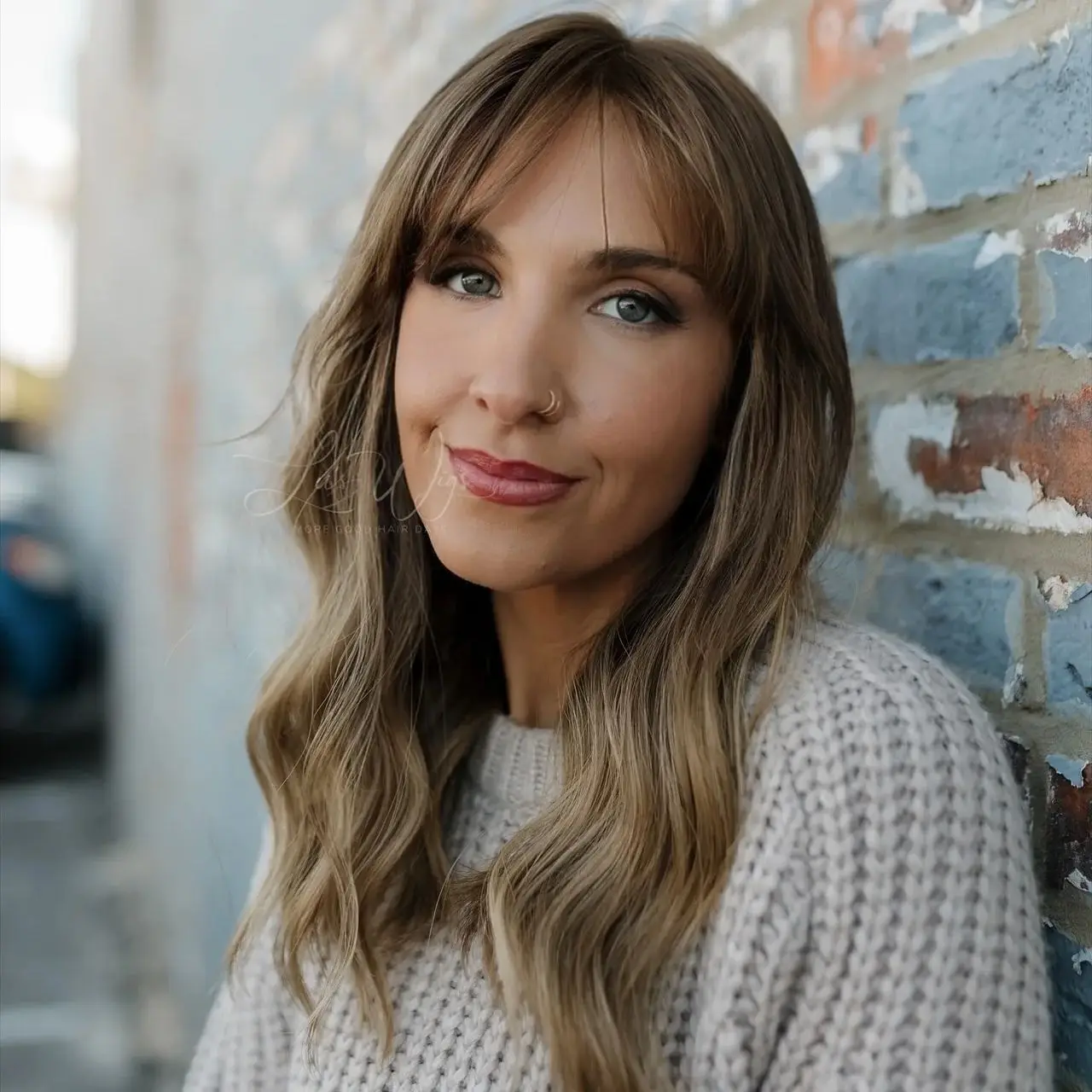 

Ombre Caramel Brown Highlights HD Invisible Synthetic Lace Front Wig with Bangs Loose Wave Medium Length High Temperature Silk