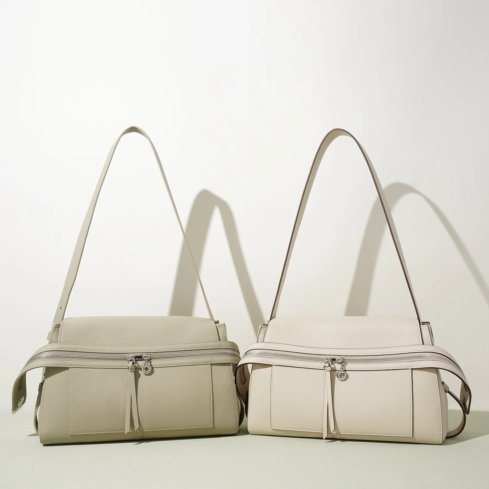 

Early Spring 2026 Women's Versatile Top Layer Cowhide Leather Single Shoulder Crossbody Bag Commute Casual Elegance Handbag