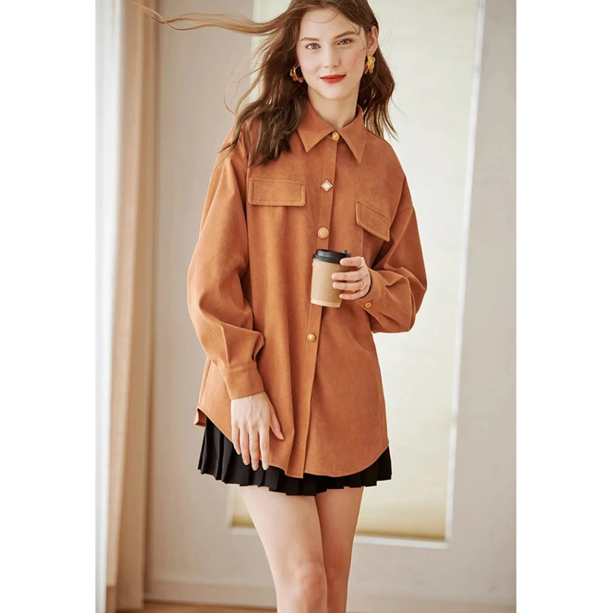 OLrain 여성용 중간 길이 빈티지 코듀로이 셔츠 가을 신착 솔리드 골든 장식 버튼 루즈 피트 셔츠 O57QC55565