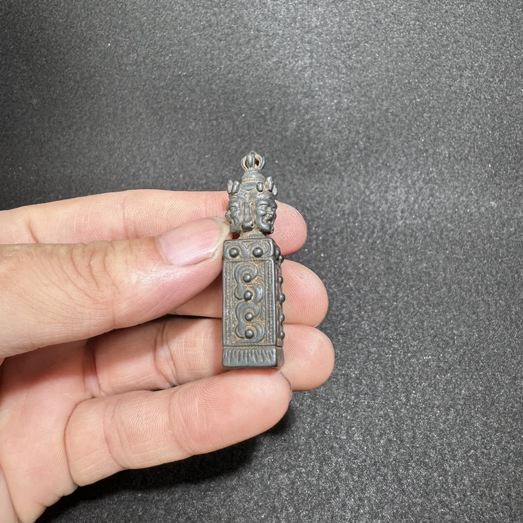 Tibetan Seal Stamp Elegant Home Decor Sculpture for Car Tea Table Living Room Unique Tian Tie Design Artistic Interior Accent