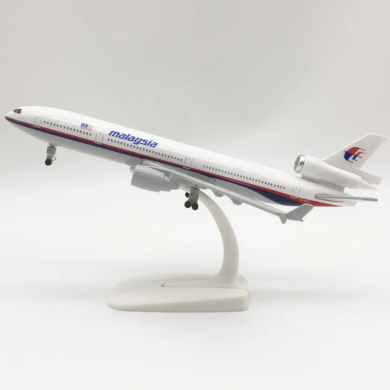 Metal Aircraft Model 20cm 1:400 Mcdonnell Douglas Md-11 Metal Replica Alloy Material With Landing Gear Collectible Toys Gift