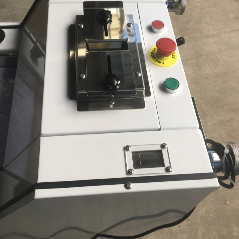Pizza Toast Dough Moulder 30-600g DoughSheeting Machine For Commercial Bakery French Bread Hot Dog Dinner Roll Bread Production
