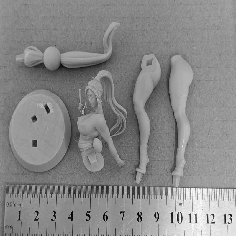 La fille tenant un ventilateur Nsfw résine figur bricolage 1/24 échelle 75mm hauteur modèle Kit jouets de Sculpture non assemblés et non peints