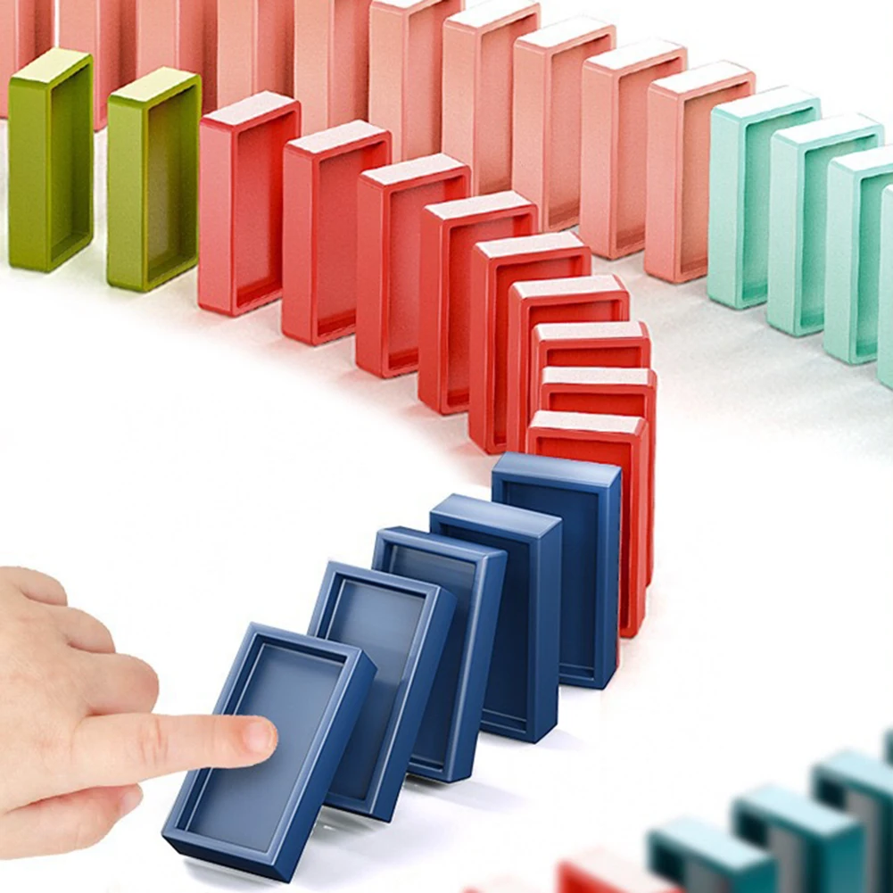 Domino's Stapelspellen met licht en geluid Kleurrijke dominostenen Blokken Knockdown Domino's Spelspeelgoed voor kinderen