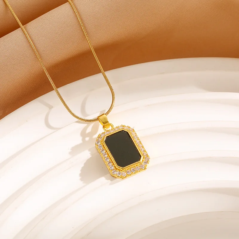 

Suitable for women. Square collarbone chain black square brand necklace, fashionable and niche design