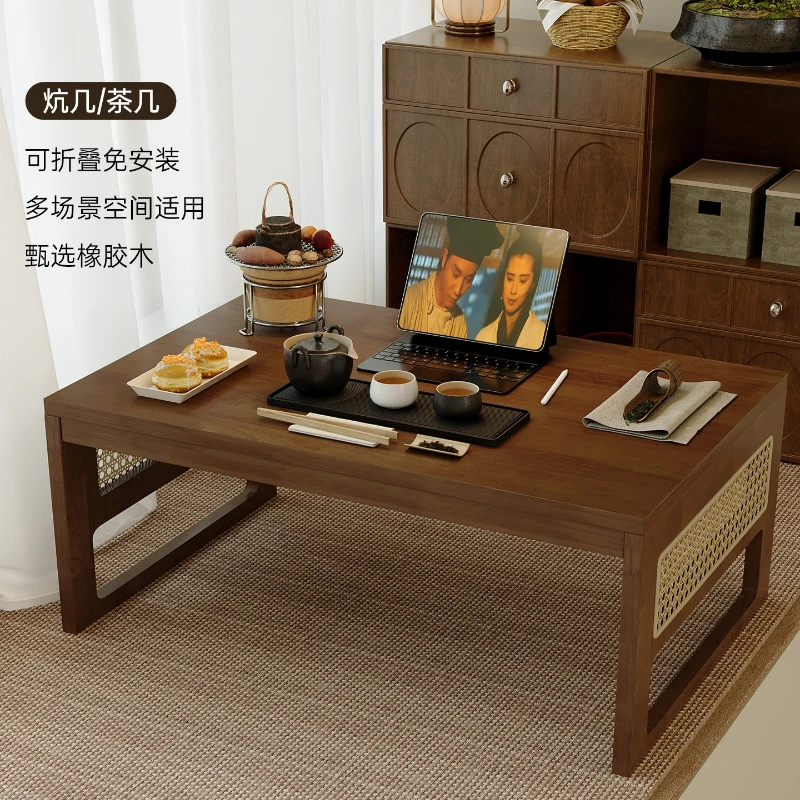 

Небольшой столик из цельного дерева, складной коврик татами, домашняя кровать, учебный стол