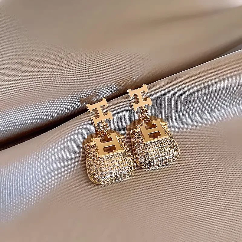 Metal H Letter Zircon Bag Earrings Pendant Earrings Suitable for Winter Earrings Women's Unique Niche Design Sense