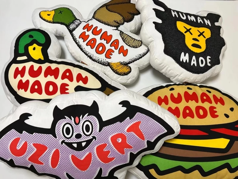 الإنسان NIGO صنع وسادة المنزل العصرية وسادة الكرتون برغر بطة Kaws القرد رجل عوزي الخفافيش