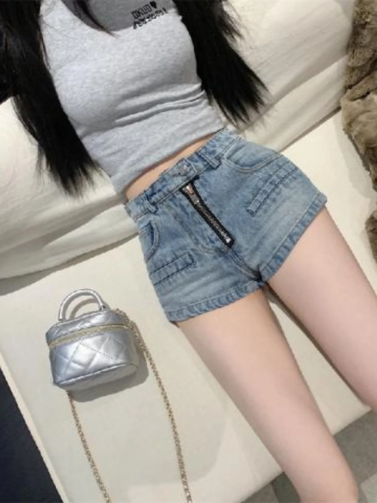 

Светло-голубые джинсовые супер-оты в стиле ретро, летние пикантные девушки, дизайн с высокой талией на молнии, универсальные утягивающие шорты из хлопка, стрейч