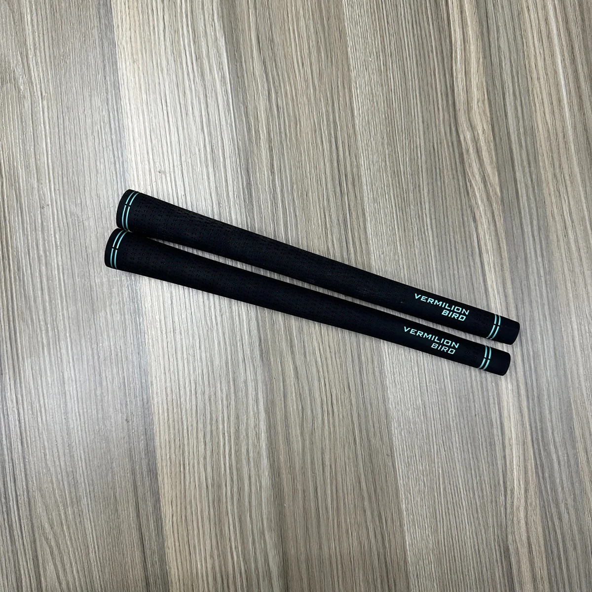 VERMILION BIRD Golf Grip /Advanced Surface Texture Design / Midsize Irons/ Woods Universal Golf Club Grip Black
