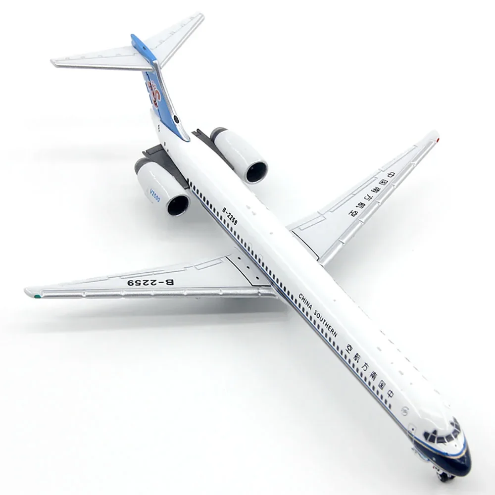 Diecast JETHUT China Southern Airlines McDonnell Douglas MD-90-30 B-2259 Finished Alloy  Model 1/400 Aeroplane Model Gift Toy