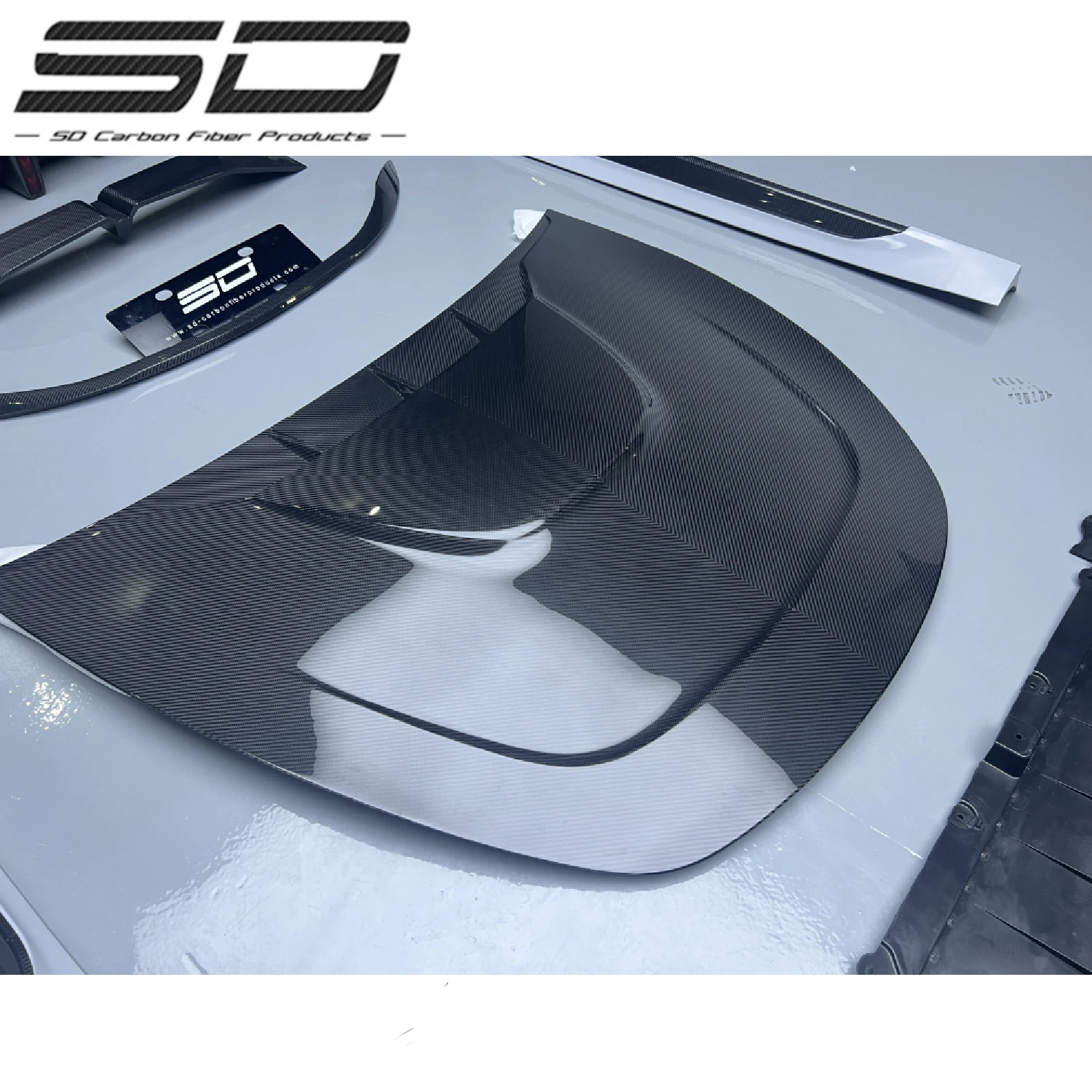 T-esla Model Y 2023 Upgrade SD Style Dry Carbon Fiber Hood