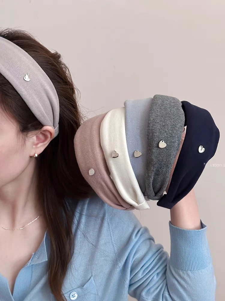 

Обруч для волос с серебряным сердечком, однотонный, универсальный, милый, стильный, повязка на голову для молодых девушек, школьные свидания, высокая подтяжка короны