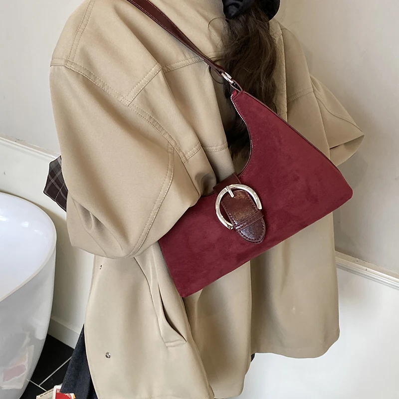 

Маленькая квадратная женская сумка 2025 года, кошелек через плечо большой емкости под мышками, модная сумка через плечо, шикарная и практичная сумка-тоут ​