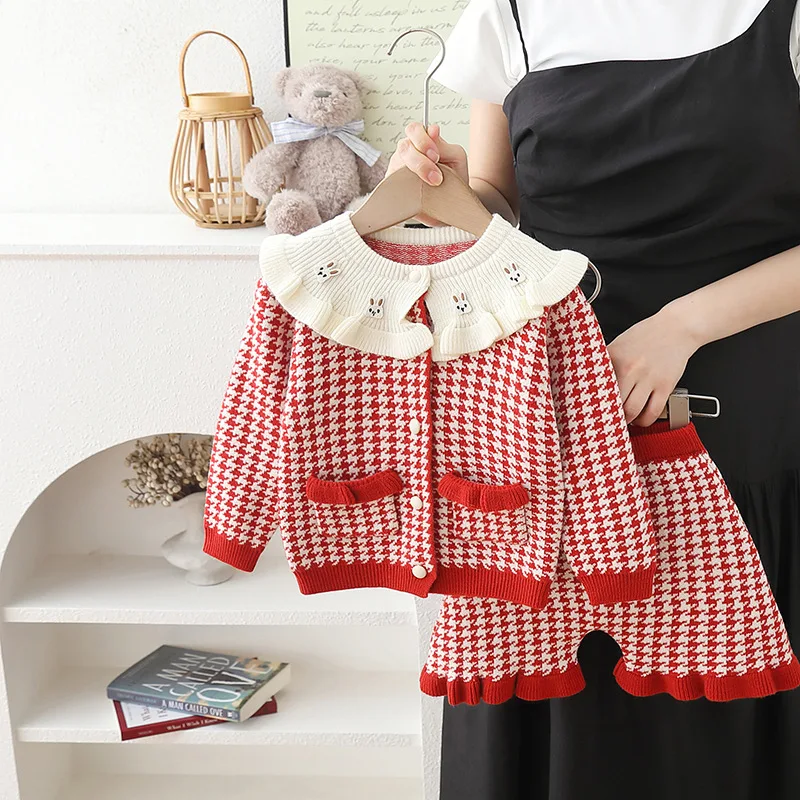 

Baby Girls Sweater Sets Round Collar Patch Print One Breasted Long Sleeve Cardigan Coat+Elastic Waist Ruched Hen Wide Leg Shorts