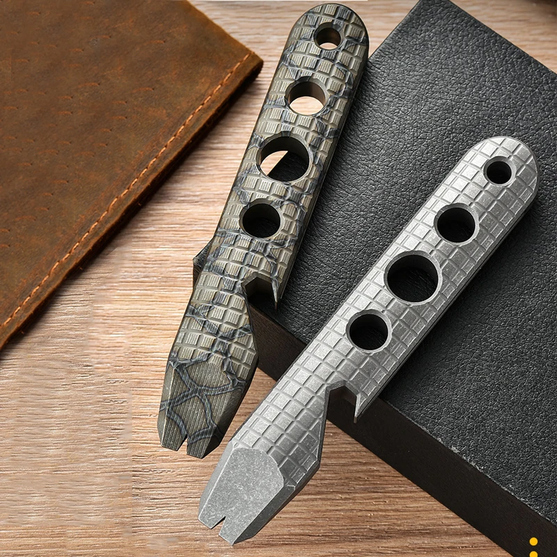 Outdoor Portable EDC Multifunctional Creative Titanium Alloy Pry Bar Bottle Opener Car Emergency Window Breaking Tool