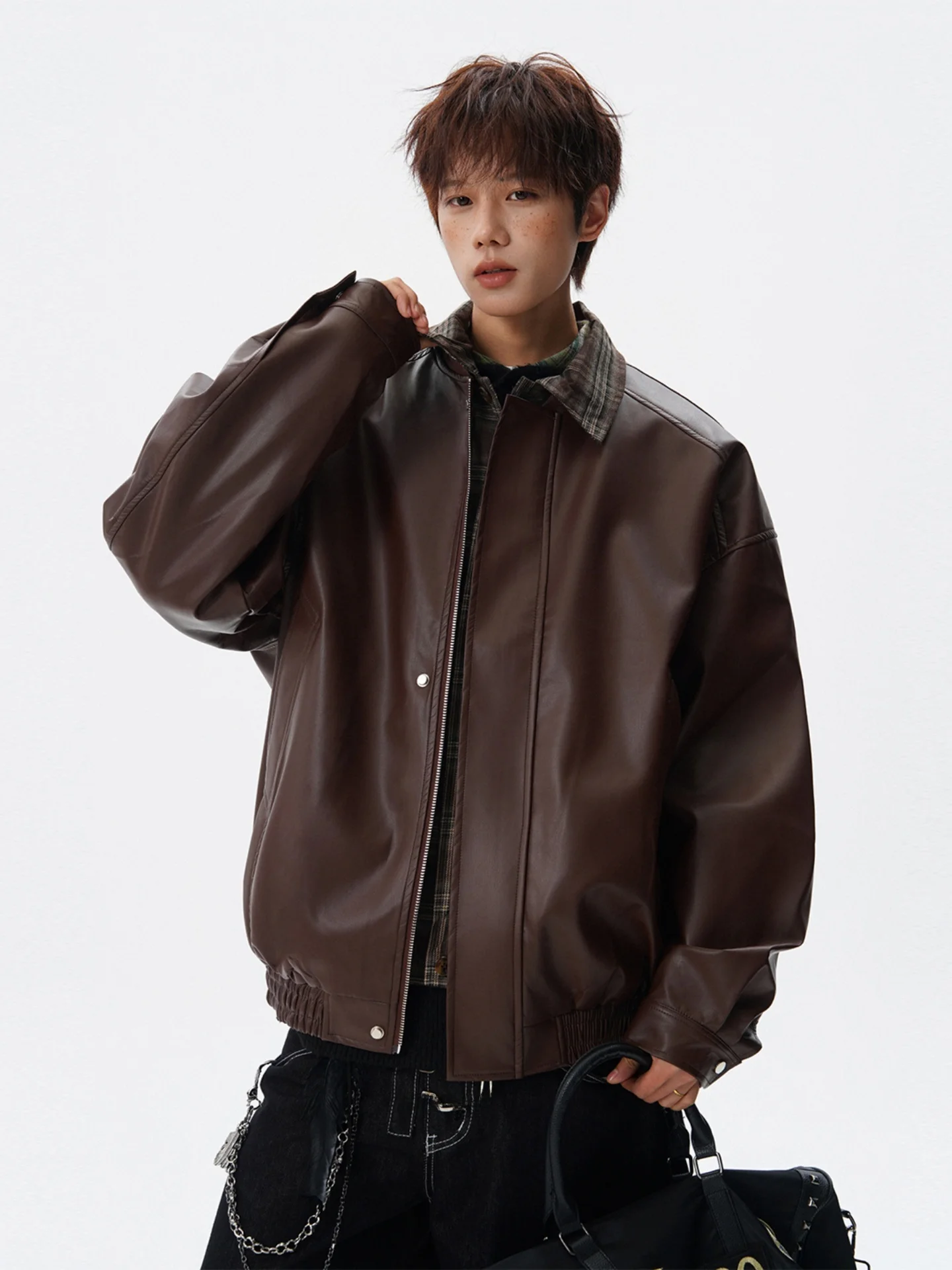 

Мужская повседневная куртка из искусственной кожи в клетку, зимняя, уличный стиль, свободный крой, универсальная, с отложным воротником, на молнии, без подкладки