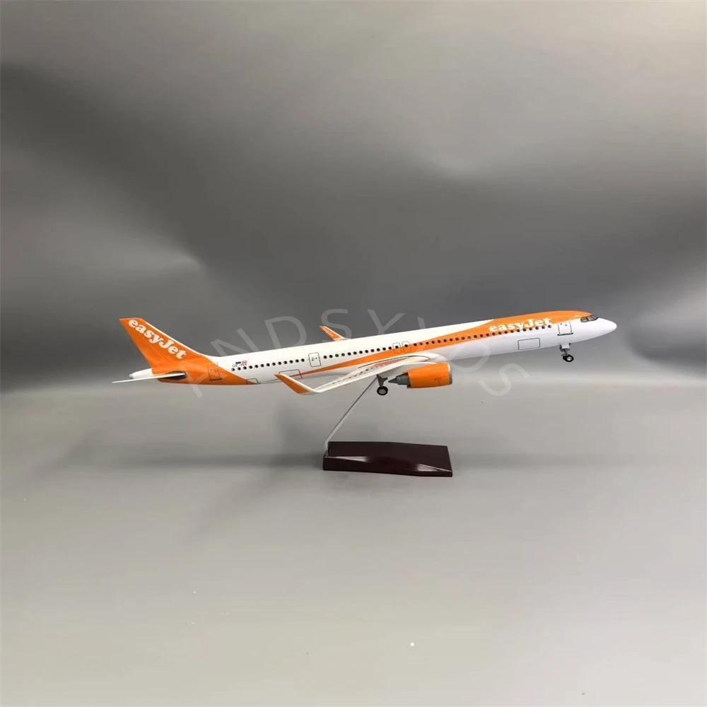 

Scale 47CM Model Planes A321 Easyjet 321 Airbus Airlines Light With Wheel Landing Gear Resin Die-cast Airplane for Kids Toy Sou