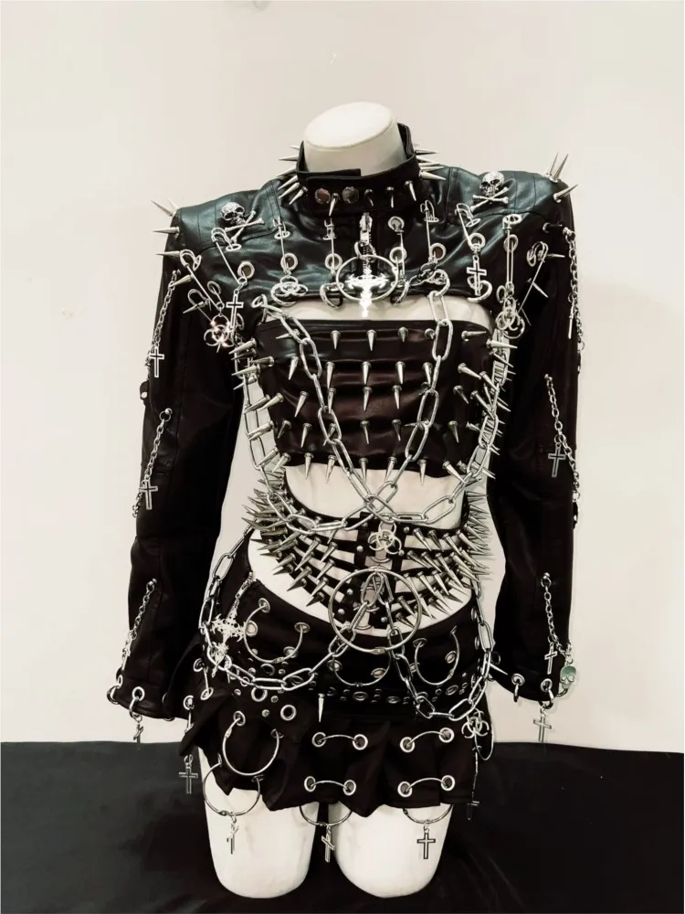 Short leather waist-sealed shorts riveted performance dress