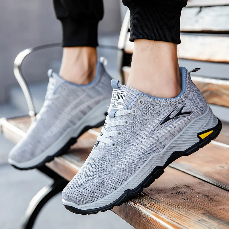 

The new trendy fei-woven mesh breathable men's casual shoes and sports shoes are comfortable, trendy and fashionable