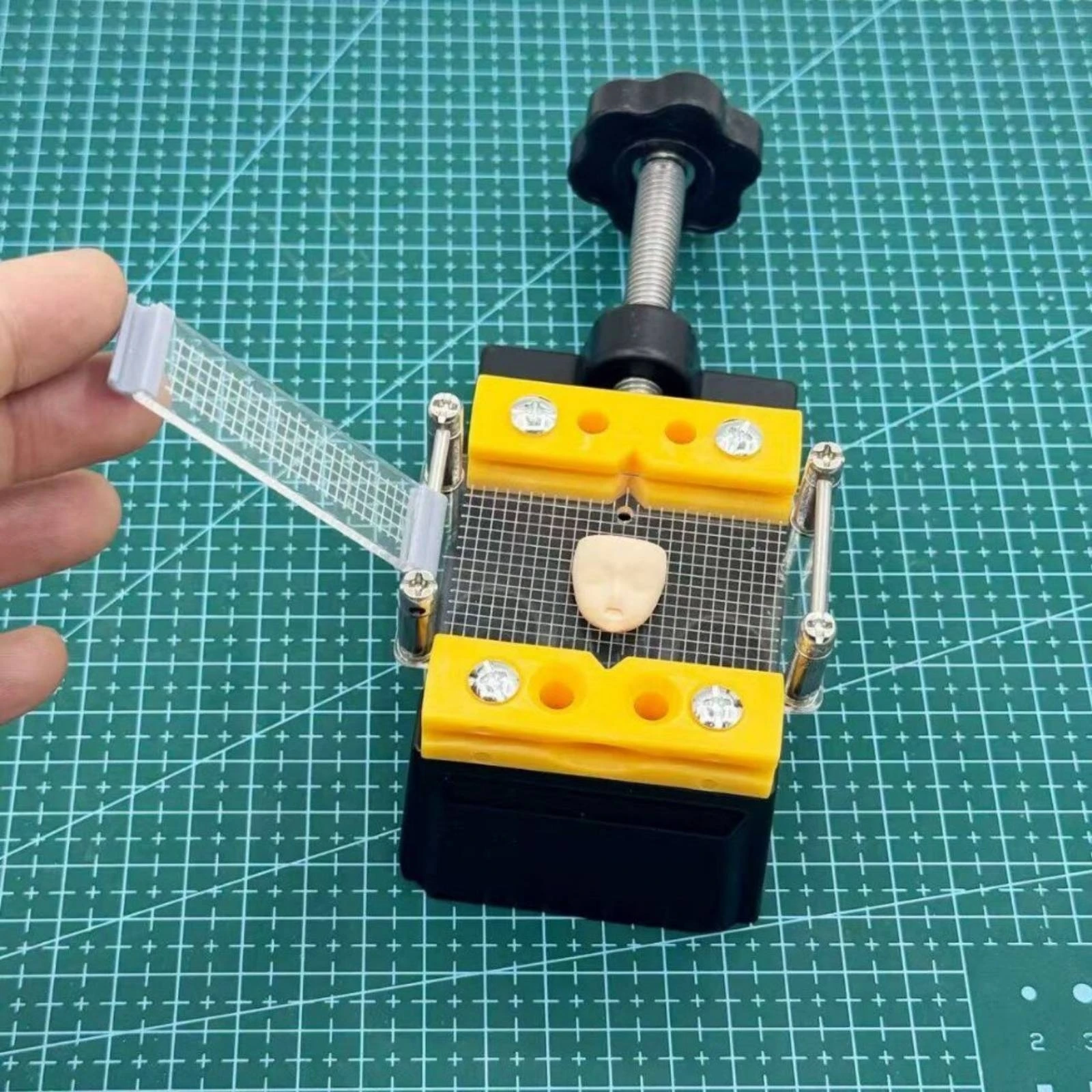 

Model Face Positioner Moveable Clamp Water Slide Decal Jig Eye Alignment Guide Precise Centering for Hobbyists
