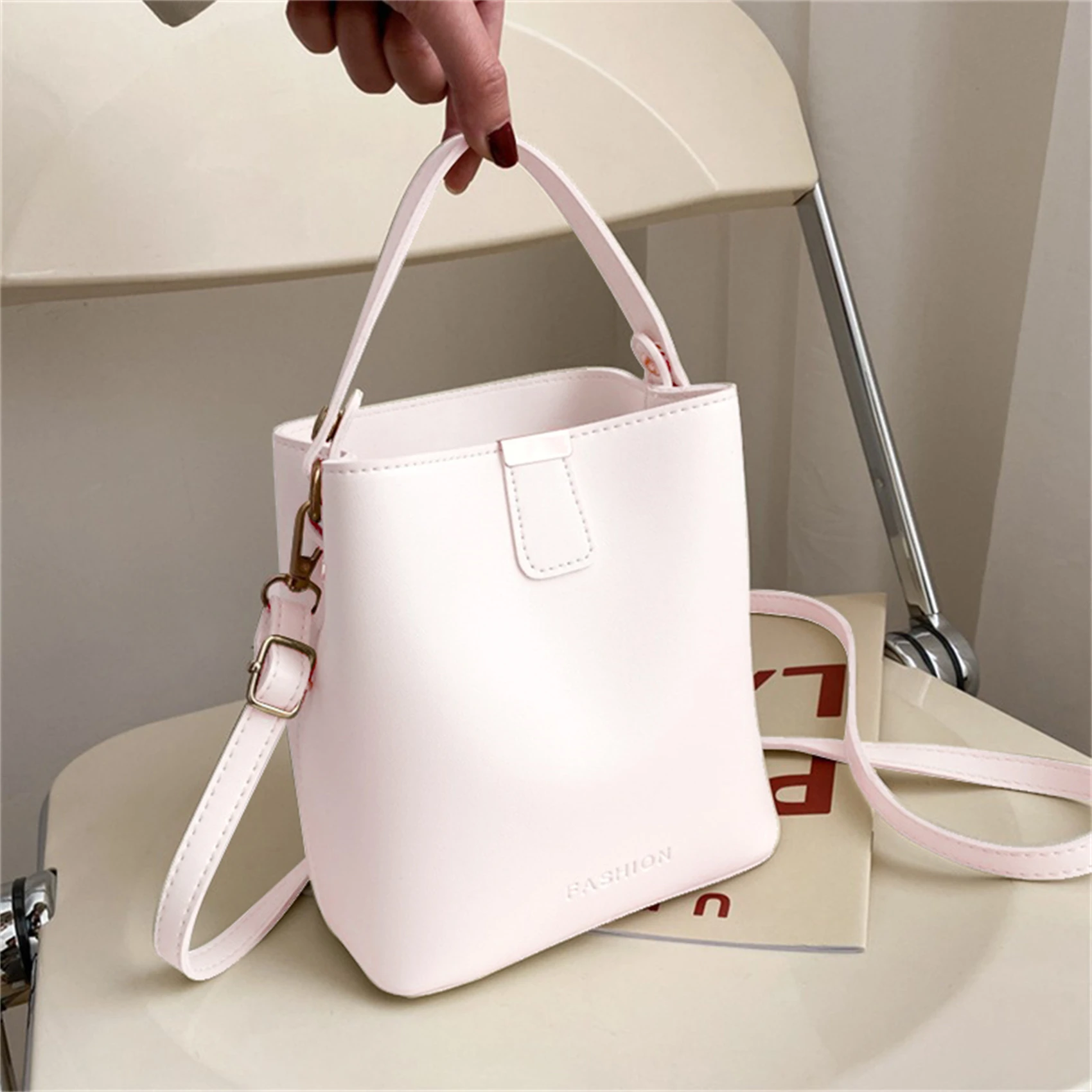 New Women\'s Bag Trend Large Capacity PU Leather Portable Cross Body Bucket Bag Single Shoulder Bag Crossbody Handbag Female