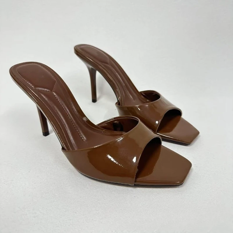 

Женские сабо из лакированной кожи на высоком каблуке, шлепанцы на шпильке с открытым носком, вечерние вечерние модельные туфли, пикантные модные туфли на каблуке