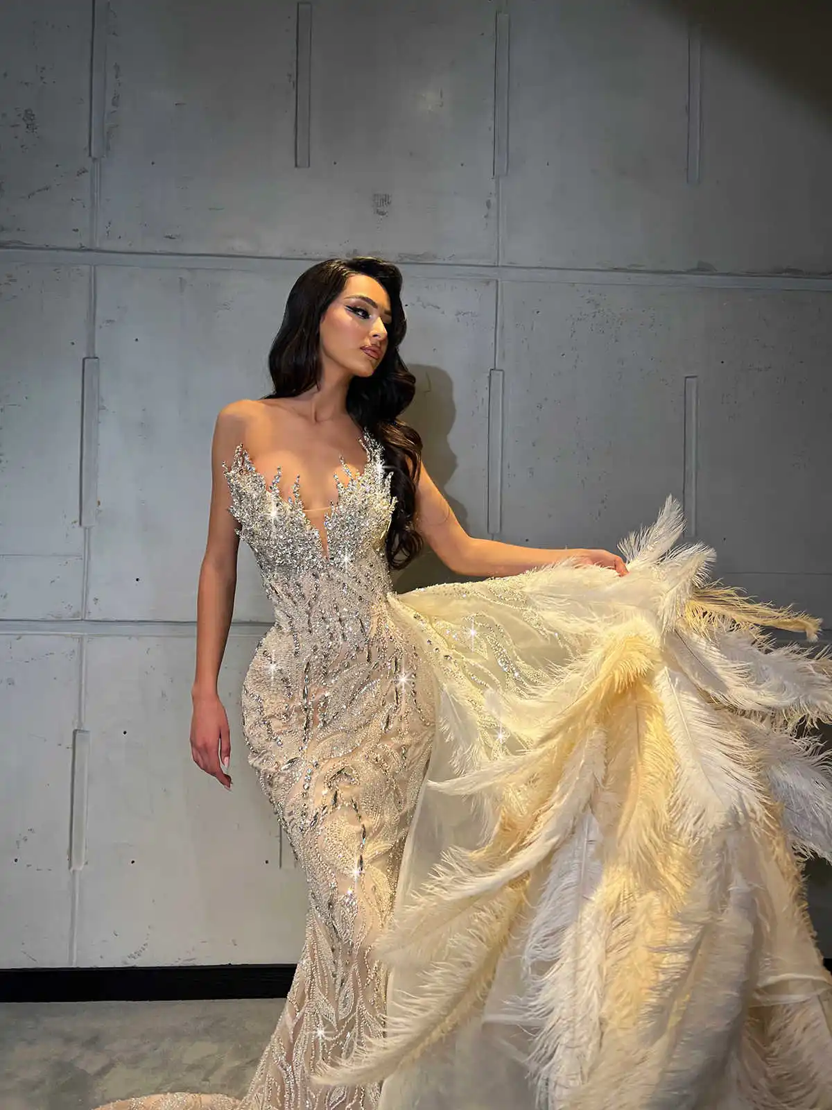 Luxury Crystal Mermaid Evening Dresses Strapless Feather Beading Prom Gowns with Detachable Train Party Dress Custom Made