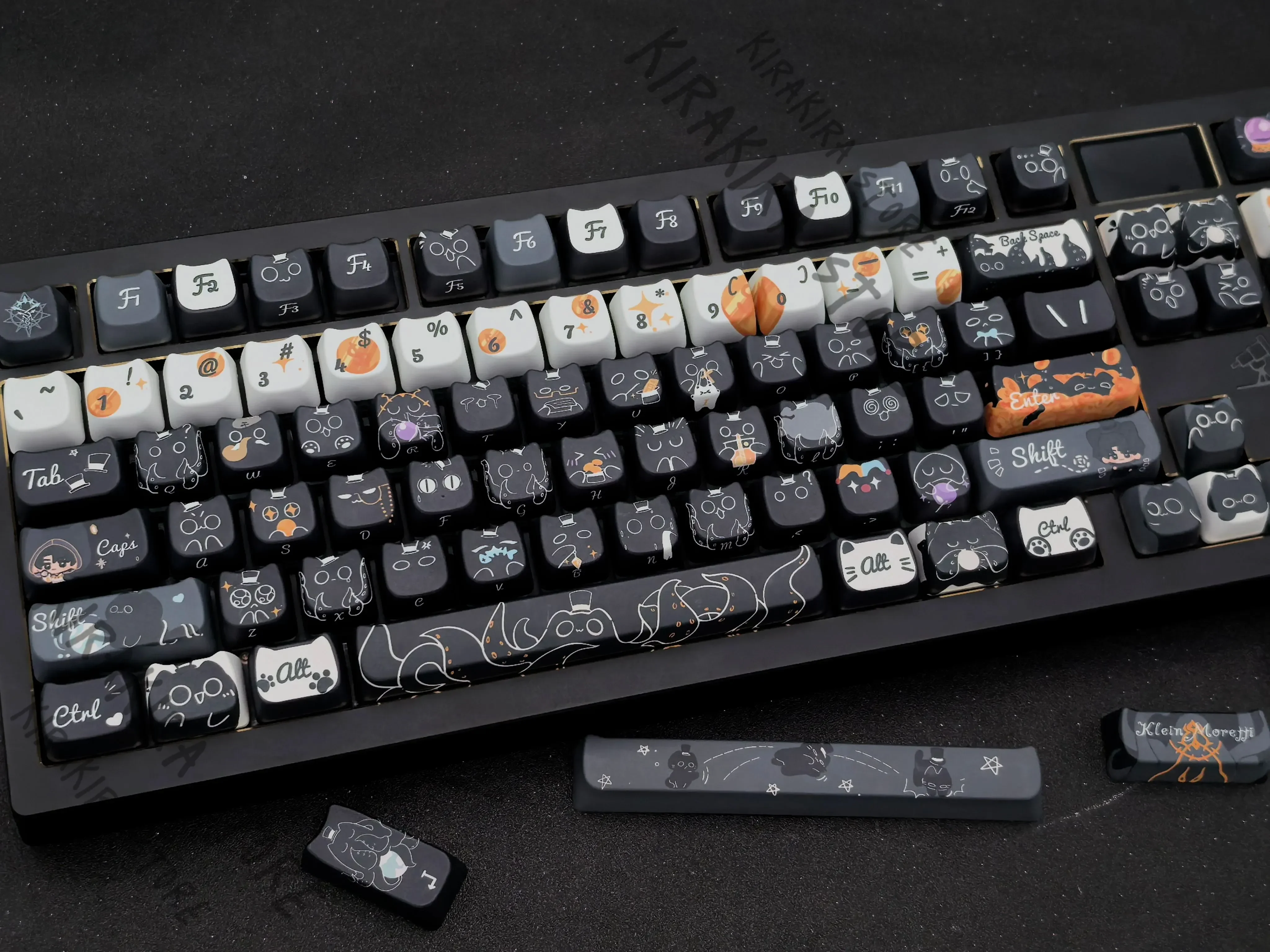 

Lord of Mysteries Klein Moretti Anime Keycaps Game Ornaments Cat Impression MAO Kforce Keyboard Cap 140pcs Manga Merchandise