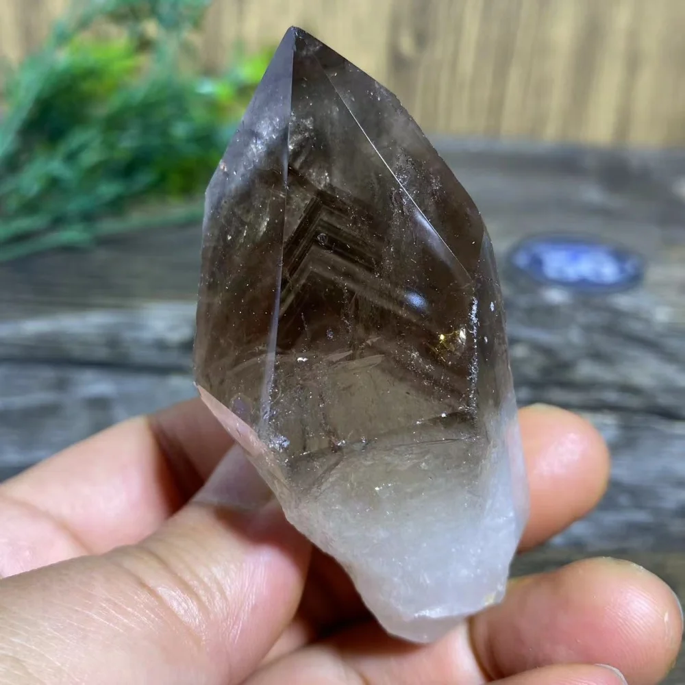 Piedra Natural de Cuarzo Ahumado, Pirámide con Punto de Cristal Arcoíris en el Interior, Torre de Cristal, Espécimen Mineral, Varita Hexagonal para Sanación Energética, Decoración del Hogar