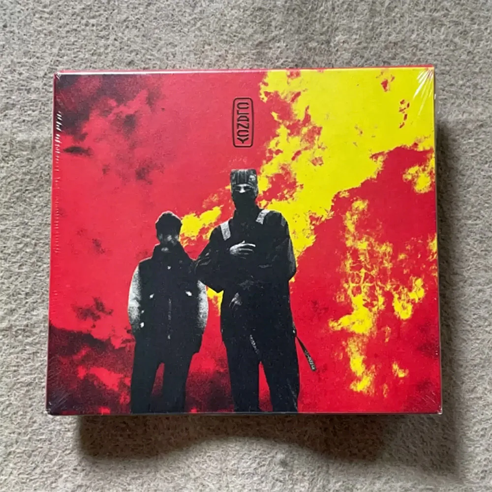 El CD 'Clancy' mezcla elementos de rock, rap y electrónica retro, a veces lleno de energía, a veces tranquilo e introvertido.