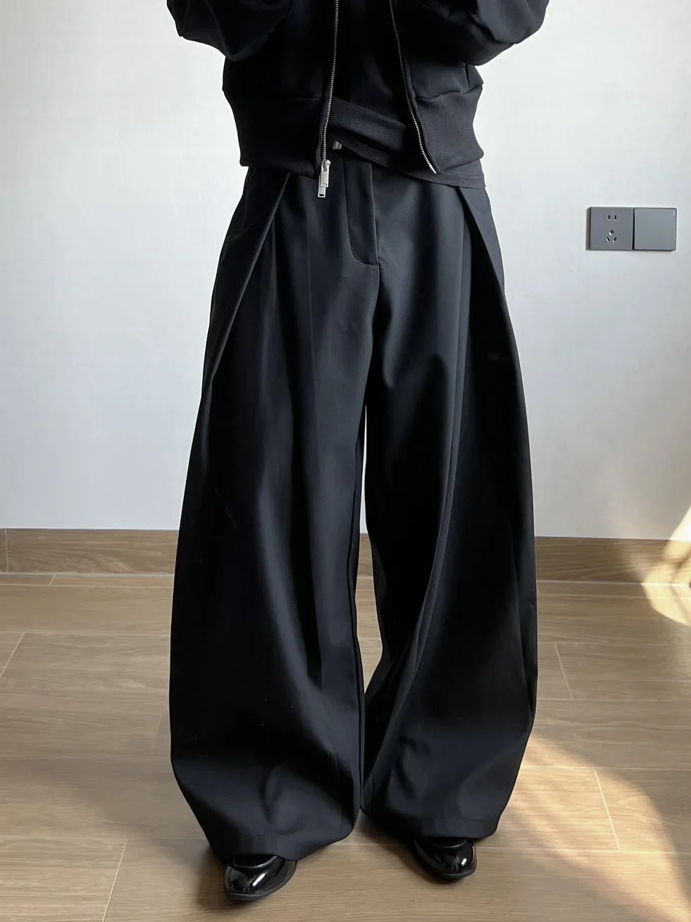 

Casual American Sle Pleated Knife Wide Leg Pants Men Women Loose Straight Cut Suit Trousers Breathable Polyester