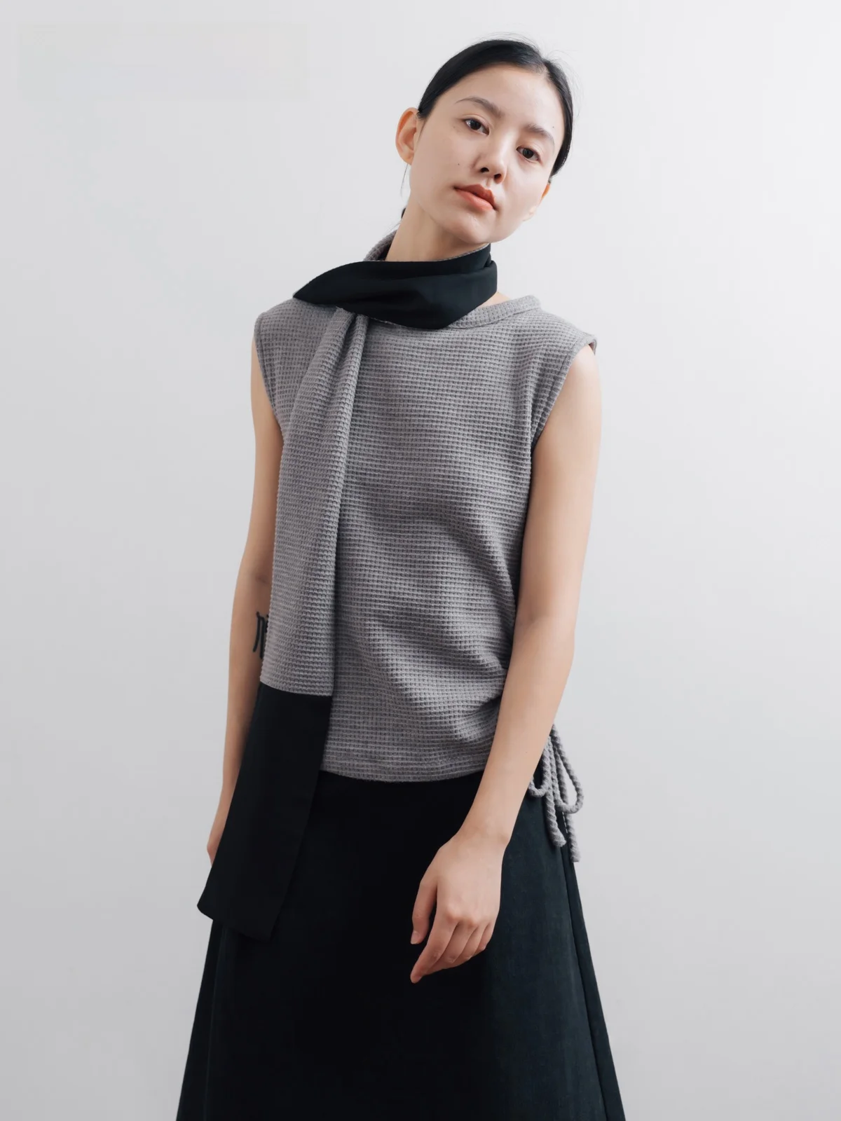 

Fashionable Knitted Vest Asymmetric Neckline Smart Tie Design Polyester Fiber Women's Original Design Pure Color Vest