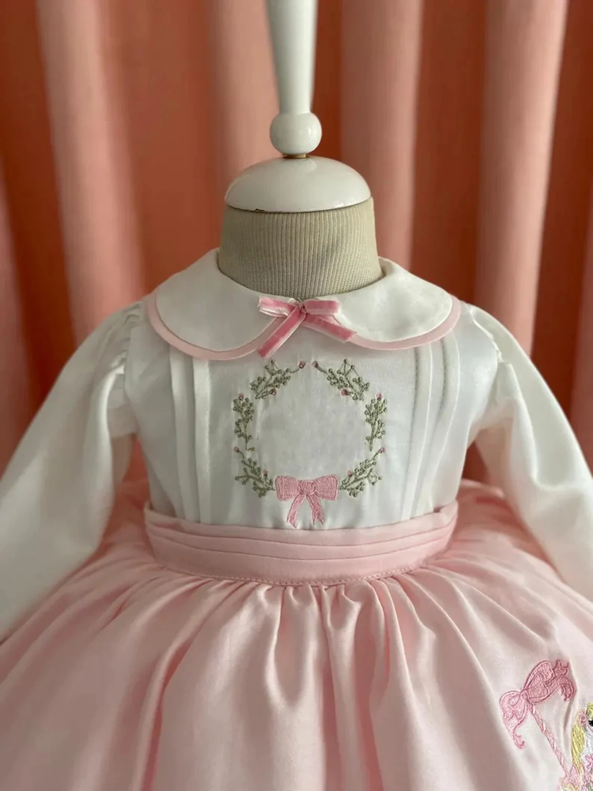 ชุดเดรสเด็กผู้หญิงฤดูใบไม้ร่วง - Embroidery White Dress บทวิจารณ์และราคา