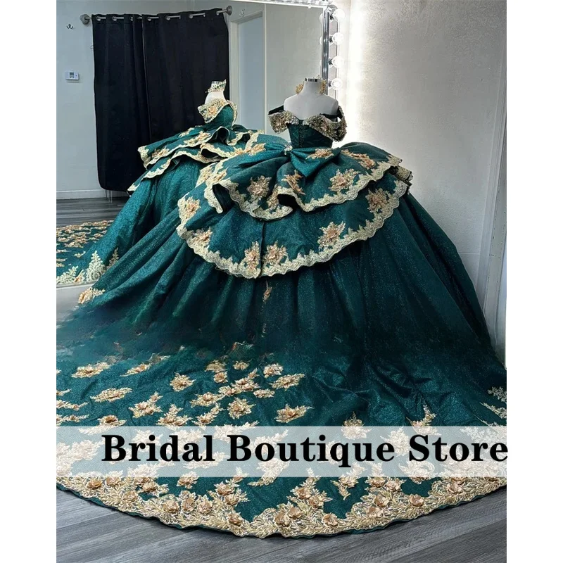 Customized Emerald Green Crystals Bow Quinceanera Dress 2025 Gold Lace Applique Ruffles Sweet 16 Dress Vestido De 15 Anos
