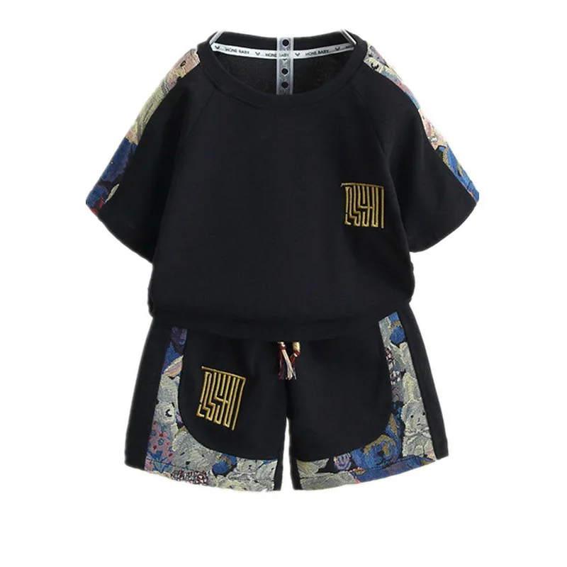 

Комплекты одежды для мальчиков, детская лоскутная футболка и свободные шорты, комплект из 2 предметов, модный подростковый спортивный костюм, наряд в уличном стиле, От 2 до 11 лет