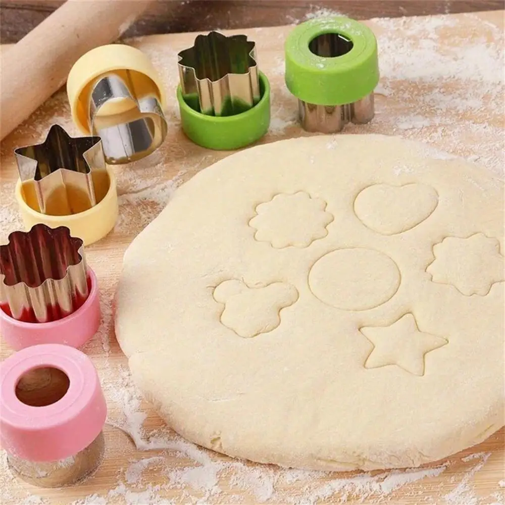 20 Piece Vegetable and Fruit Cutting Machine Set, with 10 Fruit Forks and 1 Release Rod, Mini Cookie Cutting Sandwich Knife image 4