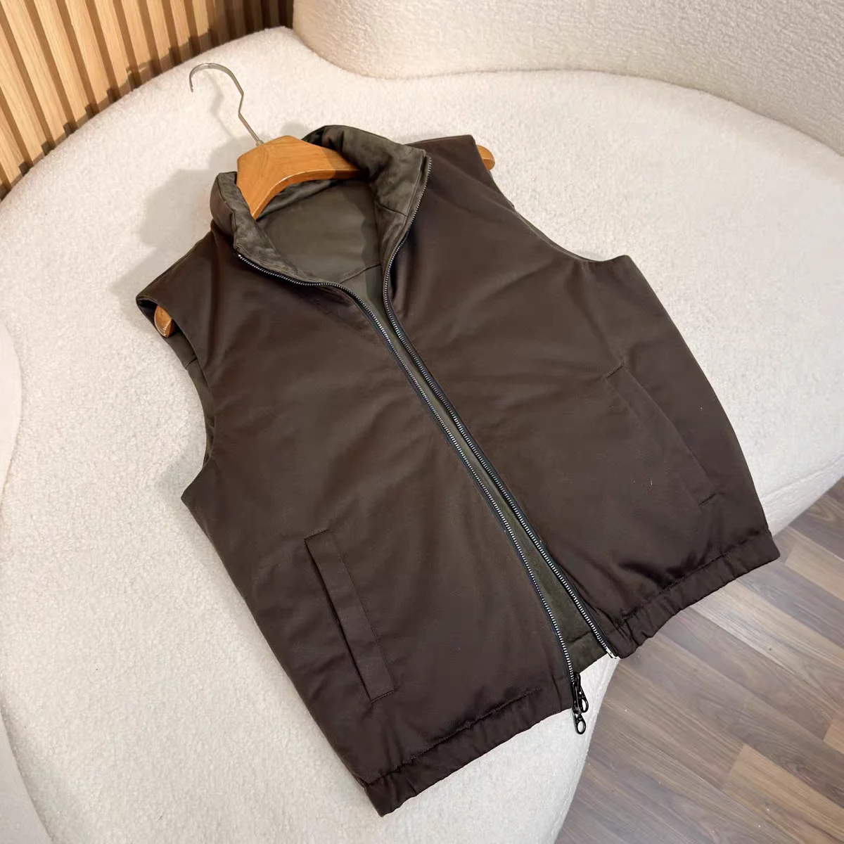 

LP Italian stand-up collar filled with 90 white duck down double-sided down vest