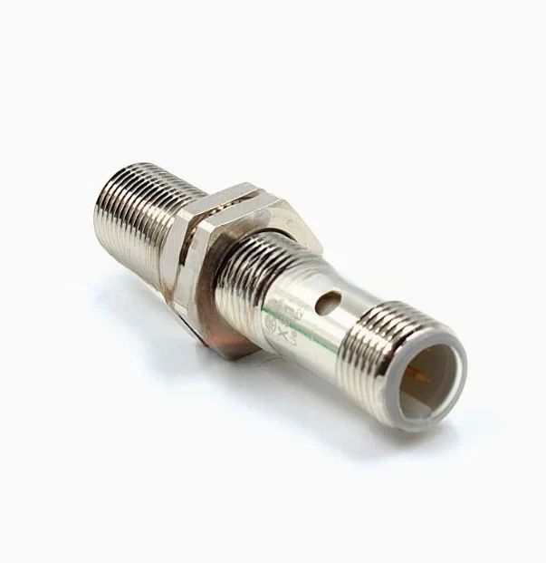 SCHNEIDER proximity switch XS112BLPAM12 plug type 4-core sensor PNP normally open M12